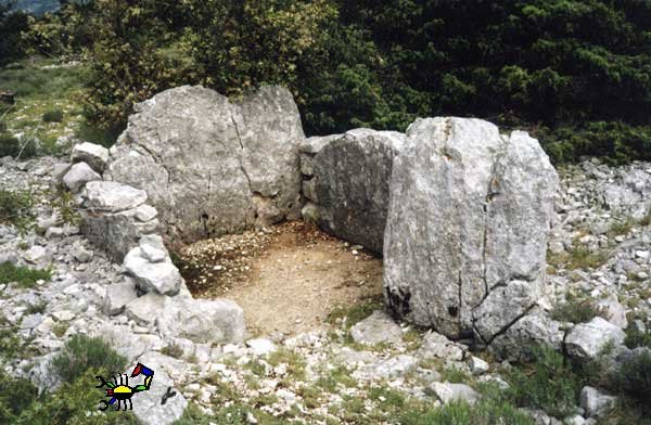 dolmen de la colle (mons)
